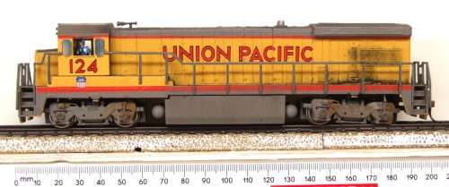 BACHMANN HO: Detailed UP Weathered EMD American GP Locomotive in Good boxed condition (HKong)