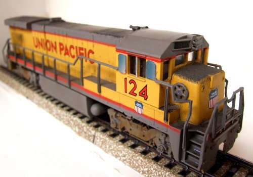 BACHMANN HO: Detailed UP Weathered EMD American GP Locomotive in Good boxed condition (HKong)
