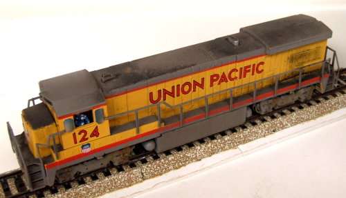 BACHMANN HO: Detailed UP Weathered EMD American GP Locomotive in Good boxed condition (HKong)