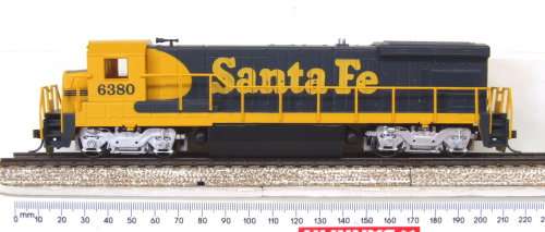 SALE::BACHMANN HO: Detailed SF EMD B23/B30-7 Locomotive in NEW boxed condition (China)