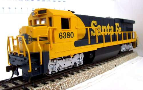 SALE::BACHMANN HO: Detailed SF EMD B23/B30-7 Locomotive in NEW boxed condition (China)