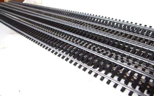 LIMA HO: Metal Flex Track(403042) 12 x  0.9m(10.8m in total) Lengths in NEW Boxed condition.(Italy))