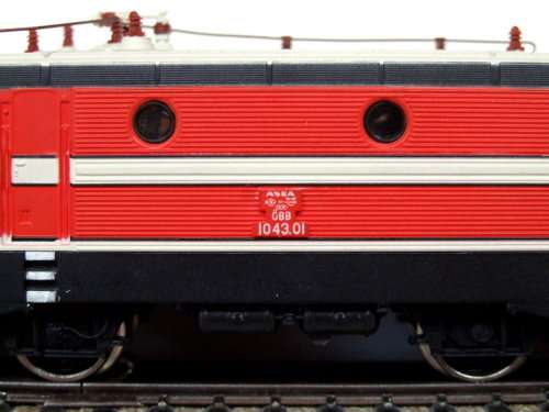 SPECIAL MARKLIN HO: 3041 Austria Series 1043.01 ÖBB in Like New un-boxed condition (Germany)
