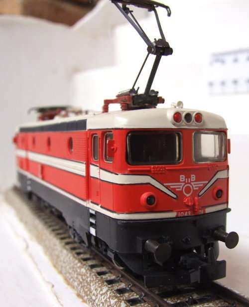 SPECIAL MARKLIN HO: 3041 Austria Series 1043.01 ÖBB in Like New un-boxed condition (Germany)