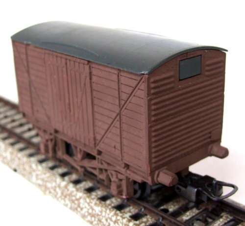 LIMA OO:  English Painted Freight Wagon in Fair condition(Italy)