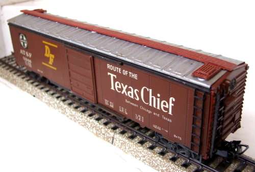 MARKLIN HO: Vintage 3-rail AC All Metal ATSF Box Car in Fair used condition(Germany)