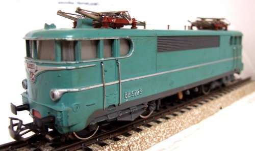 MARKLIN HO: Vintage All Metal SNCF Electric Loco in Fair Used un-boxed condition (Germany)