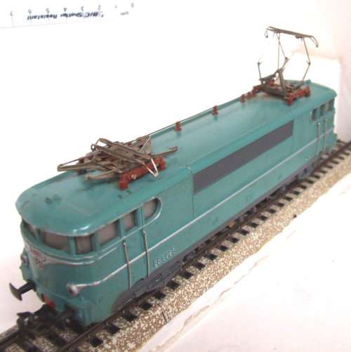MARKLIN HO: Vintage All Metal SNCF Electric Loco in Fair Used un-boxed condition (Germany)