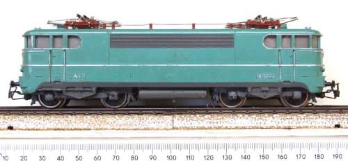 MARKLIN HO: Vintage All Metal SNCF Electric Loco in Fair Used un-boxed condition (Germany)