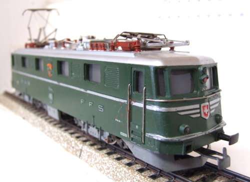 MARKLIN HO: Vintage All Metal SBB Electric Loco in Fair Used un-boxed condition (Germany)
