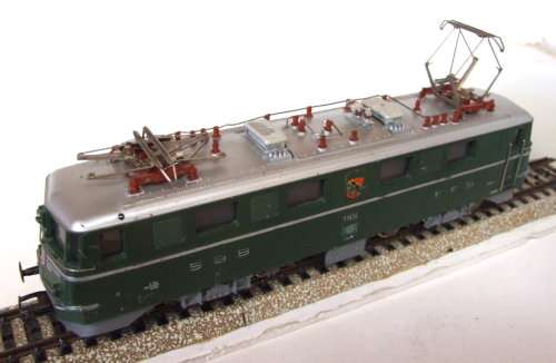 MARKLIN HO: Vintage All Metal SBB Electric Loco in Fair Used un-boxed condition (Germany)