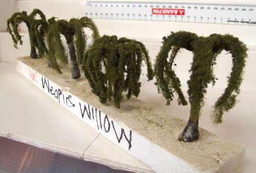 SCENERY HO: 5x Large 120mm Custom made "Willow" trees in Good Un-boxed condition(RSA)