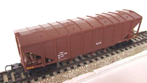 LIMA HO: SAR 3 Bay Grain Carrier in Like New un-boxed condition (Italy)