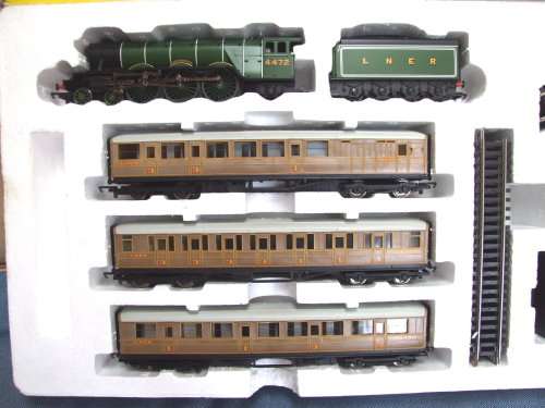 HORNBY OO: Train Set `FLYING SCOTSMAN`  in Like New boxed condition (China)