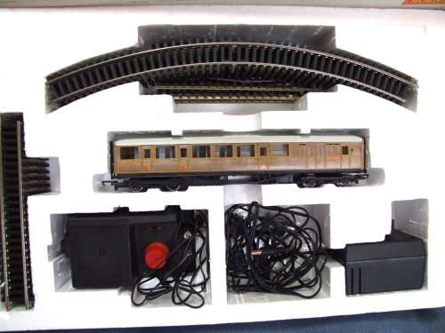 HORNBY OO: Train Set `FLYING SCOTSMAN`  in Like New boxed condition (China)