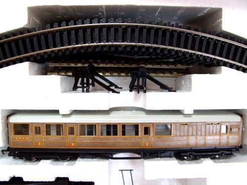 HORNBY OO: Train Set `FLYING SCOTSMAN`  in Like New boxed condition (China)
