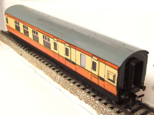 HORNBY DUBLO OO: Vintage English Passenger/Guards Coach in Fair boxed used condition(England)