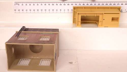 HORNBY SCENERY OO: 2x European Buildings in Good Un-boxed condition