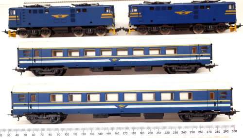 LIMA  HO: SAR`BLUE TRAIN` E444 Passenger Train Set in Very Good boxed condition (Italy)