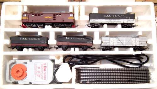 LIMA  HO: SAR E919 Electric Freight Train Set (10 2613) in Very Good boxed condition (Italy)