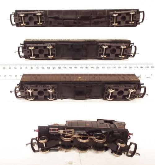 LIMA  OO: English Train Set (10 9706 G) in LIKE NEW boxed condition (Italy)
