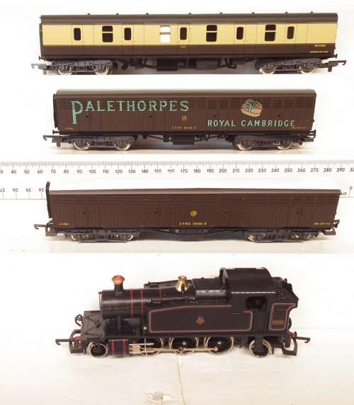 LIMA  OO: English Train Set (10 9706 G) in LIKE NEW boxed condition (Italy)