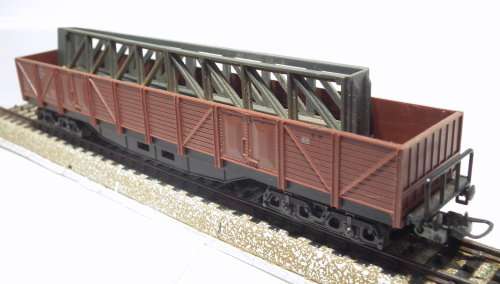 LIMA HO: European High Sided Freight Wagon With Load in Good Un-boxed condition (Italy)
