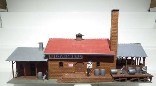 SCENERY HO: Large Beer Brewery in Good Assembled, LED Lighted, Un-Boxed condition.