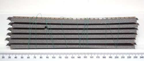 ROCO HO:  6pc Strait Nickel Silver Code 83 Track in Very Good Used condition.(Austria)