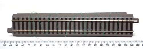 ROCO HO:  6pc Strait Nickel Silver Code 83 Track in Very Good Used condition.(Austria)