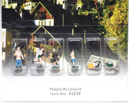 BACHMANN HO: 6pc Human Figures in New Painted Carded condition.