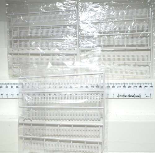 SCENERY OO:  15x English Picket Fences in New Un-assembled Boxed condition(China)