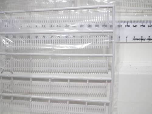 SCENERY OO:  15x English Picket Fences in New Un-assembled Boxed condition(China)