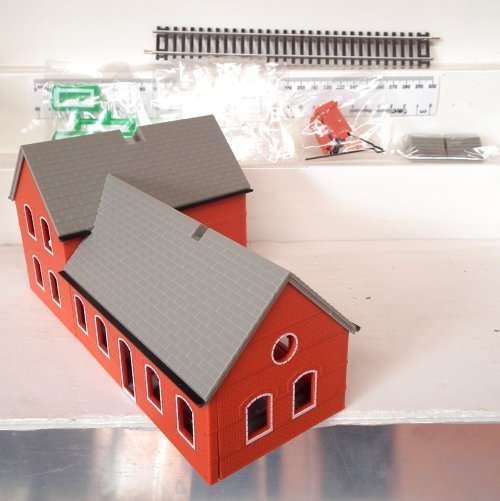 SCENERY OO: English Station Building with Track in New Partly Assembled Un-Boxed condition(China)