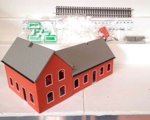 SCENERY OO: English Station Building with Track in New Partly Assembled Un-Boxed condition(China)