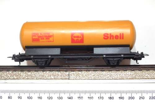 LIMA HO: Vintage SHELL Tanker Wagon in fair Un-Boxed and Used Condition (Italy)