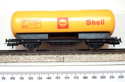 LIMA HO:  SHELL Tanker Wagon in Good Un-Boxed and Used Condition (Italy)