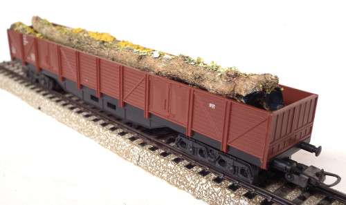 LIMA HO: European Freight Wagon with Log Load in Good un-boxed condition (Italy)