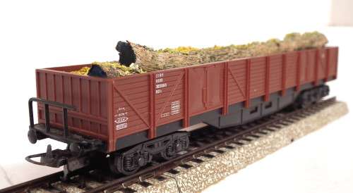 LIMA HO: European Freight Wagon with Log Load in Good un-boxed condition (Italy)