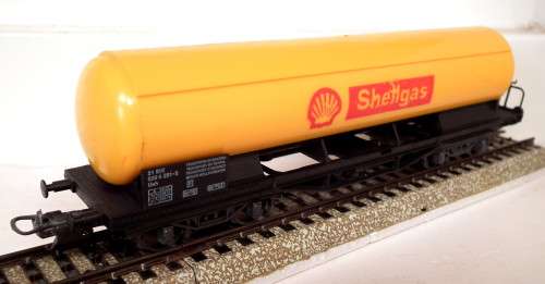 LIMA HO: Vintage SHELL Tanker Wagon in Good used, Un-Boxed Condition (Italy)