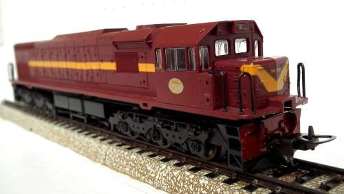 LIMA HO: Original SAR Class 34 Diesel Loco Running Number 228 in Good Used Un-boxed condition(Italy)