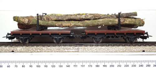 LIMA HO: Vintage Unmarked Twin Car + Log Load in  Good used un-boxed condition(Italy)