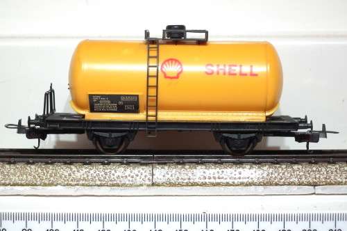 LIMA HO:  SHELL Tanker Wagon in Good Un-Boxed and Used Condition (Italy)