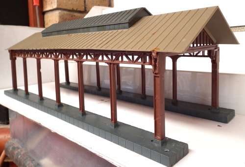LIMA HO:  Large Station Roof in FAIR & Repaired Un-boxed, Used condition(Italy)