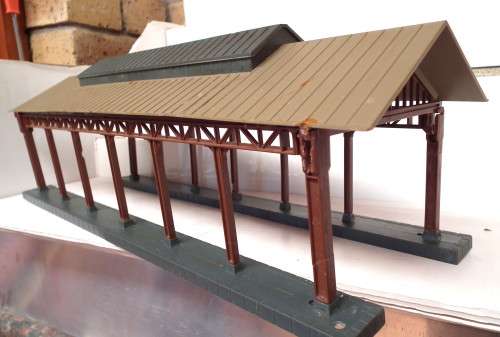 LIMA HO:  Large Station Roof in FAIR & Repaired Un-boxed, Used condition(Italy)