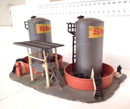 SCENERY HO:  SHELL Fuel Depot in FAIR Un-boxed, Used condition