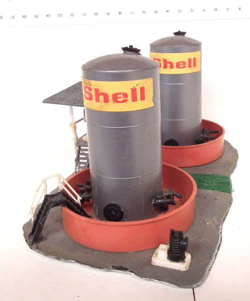 SCENERY HO:  SHELL Fuel Depot in FAIR Un-boxed, Used condition