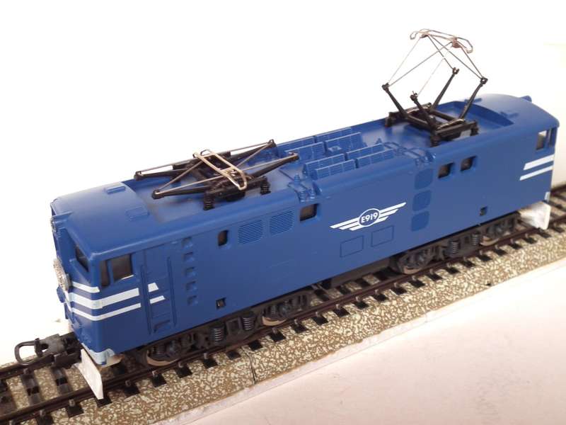 LIMA HO: RARE Blue Train E5 Locomotive, White Decals in Good un-boxed Operating condition.(Italy)