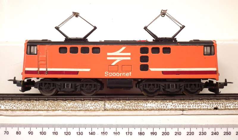 LIMA HO: Custom `SPOORNET` E5 Locomotive in Good Un-boxed Operating condition.(Italy)