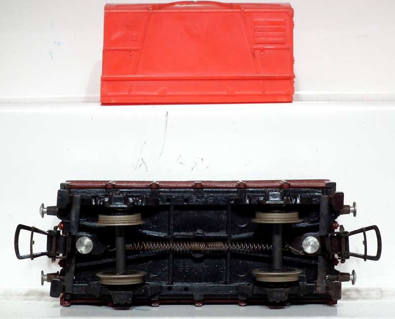 RIVAROSSI HO: Vintage Freight Wagon with Load in Fair Used Un-Boxed condition (Italy)